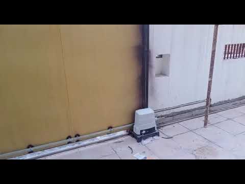 Slide gate installation 